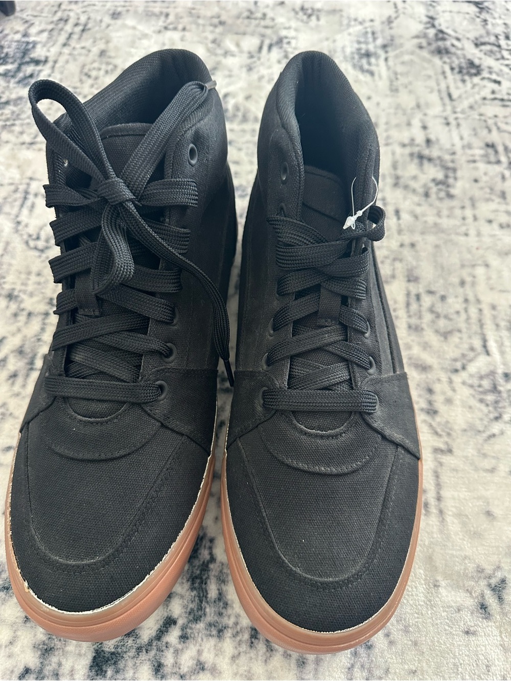 Men’s. No Boundaries Black High-Top
Canvas Sneakers with Gum Sole